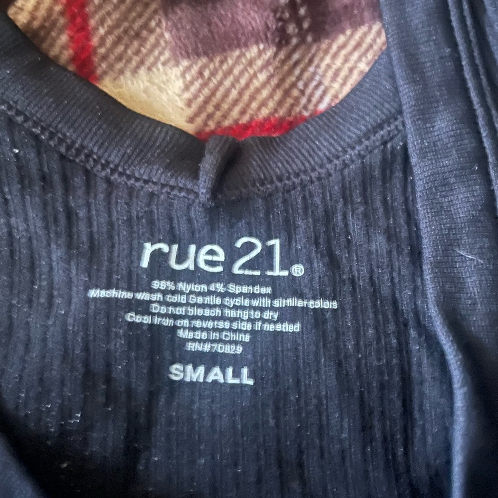 5/$25 Rue21 Black Ribbed Tank Top - Picture 3 of 3